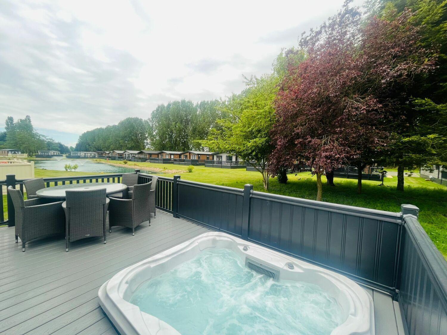 Country Cabin With Hot Tub York Exterior foto